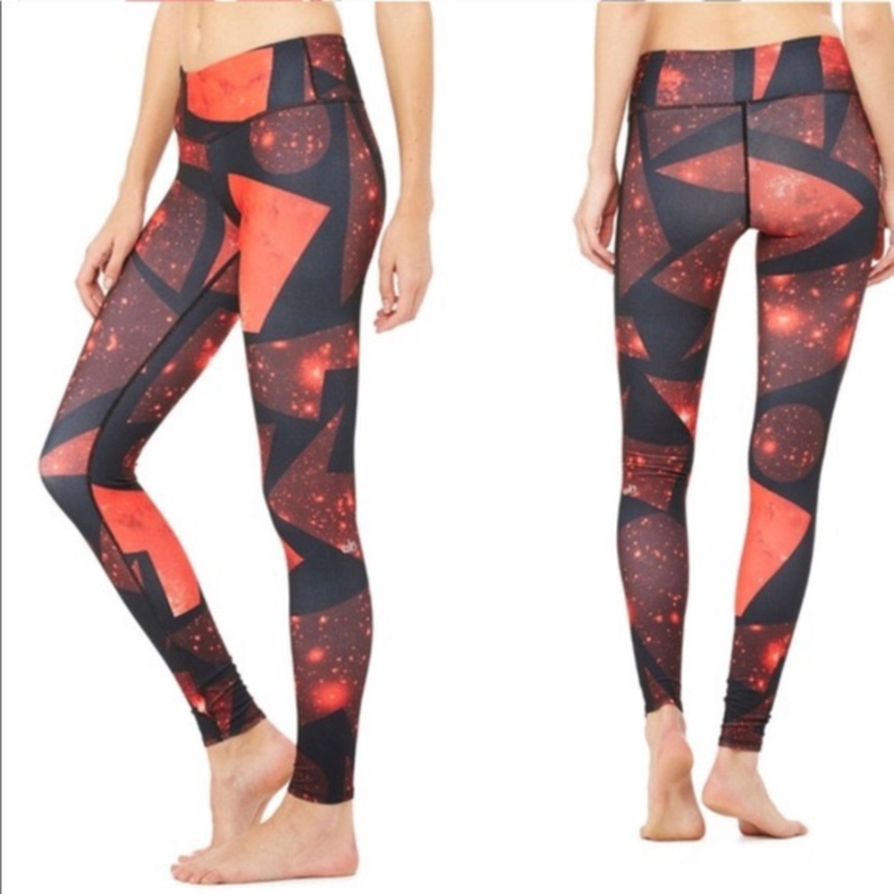 ALO Airbrush Legging in Volcano Space red/black